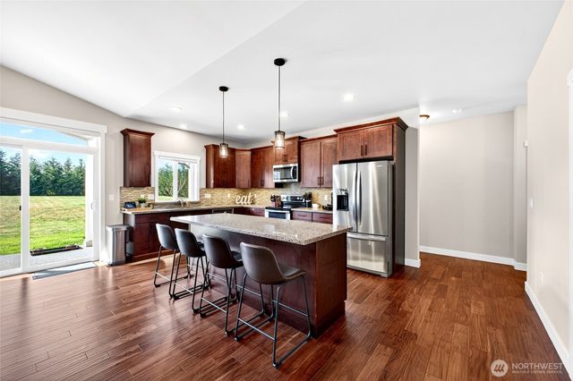 12111 Maxvale Hill Court SE, Yelm, WA 98597