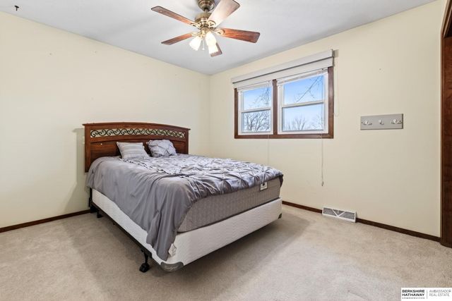 15319 Sarpy Circle, Omaha, NE 68137