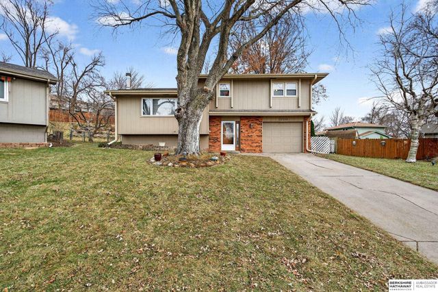 15319 Sarpy Circle, Omaha, NE 68137
