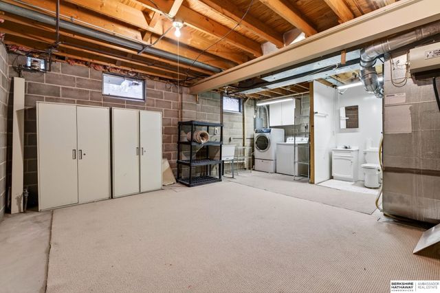 15319 Sarpy Circle, Omaha, NE 68137