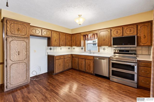 15319 Sarpy Circle, Omaha, NE 68137