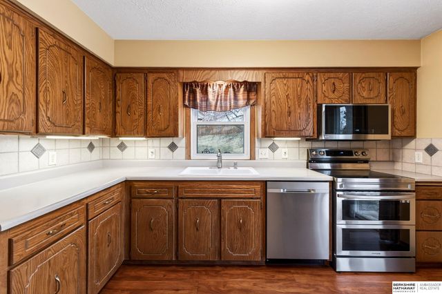 15319 Sarpy Circle, Omaha, NE 68137