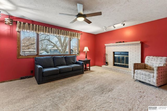 15319 Sarpy Circle, Omaha, NE 68137