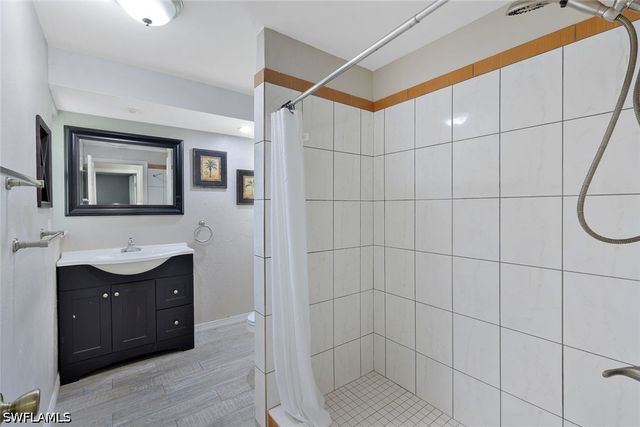 8110 Valencia RD, Fort Myers, FL 33967