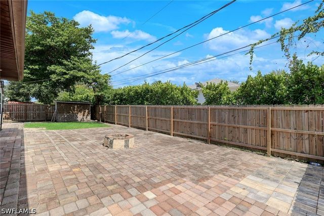 8110 Valencia RD, Fort Myers, FL 33967