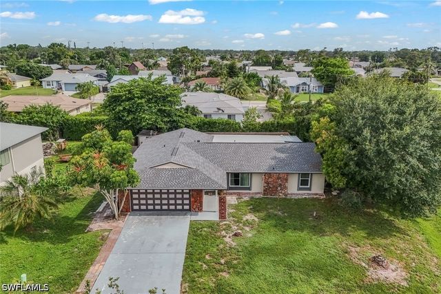 8110 Valencia RD, Fort Myers, FL 33967