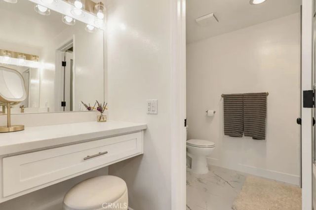 17914 Magnolia Boulevard 121, Encino, CA 91316