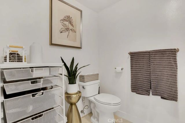 17914 Magnolia Boulevard 121, Encino, CA 91316