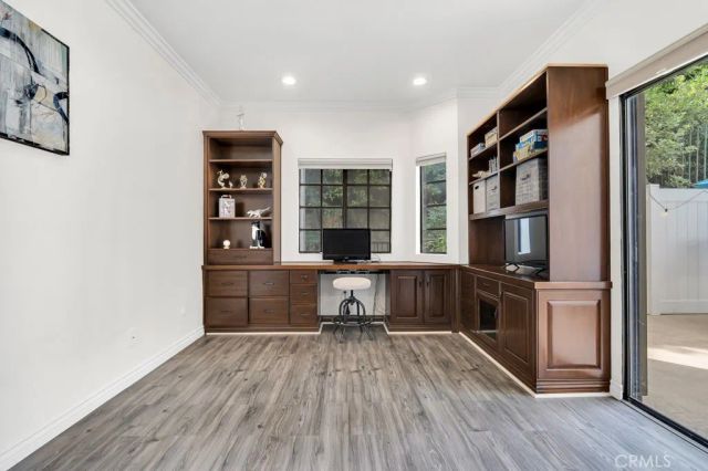 17914 Magnolia Boulevard 121, Encino, CA 91316
