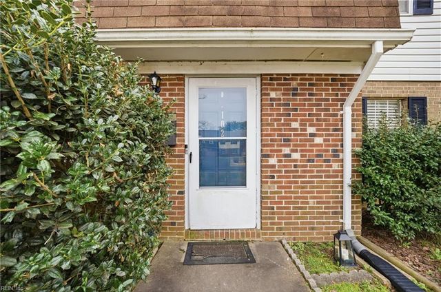 102 Tyburn CT, Hampton, VA 23669