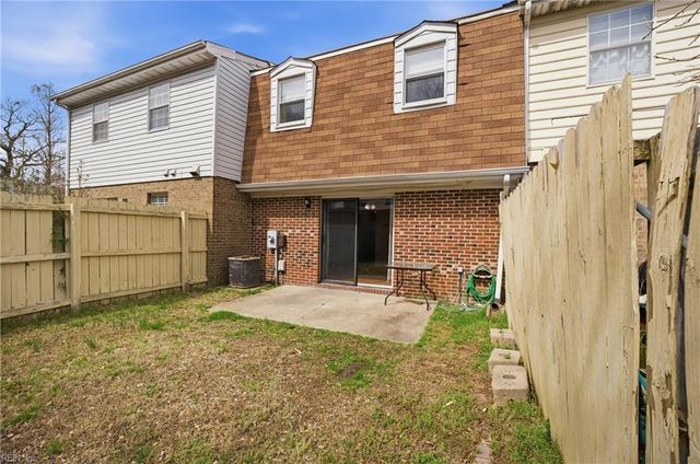 102 Tyburn CT, Hampton, VA 23669