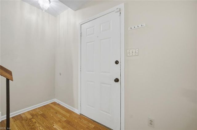 102 Tyburn CT, Hampton, VA 23669