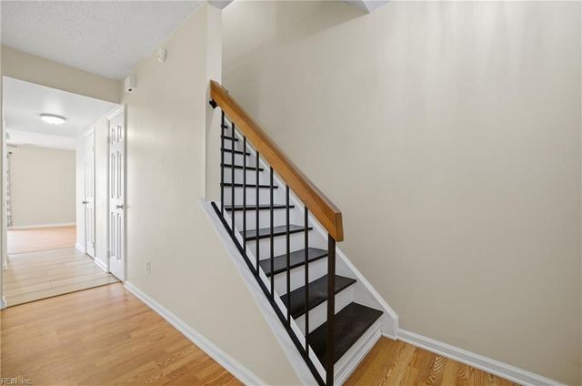 102 Tyburn CT, Hampton, VA 23669