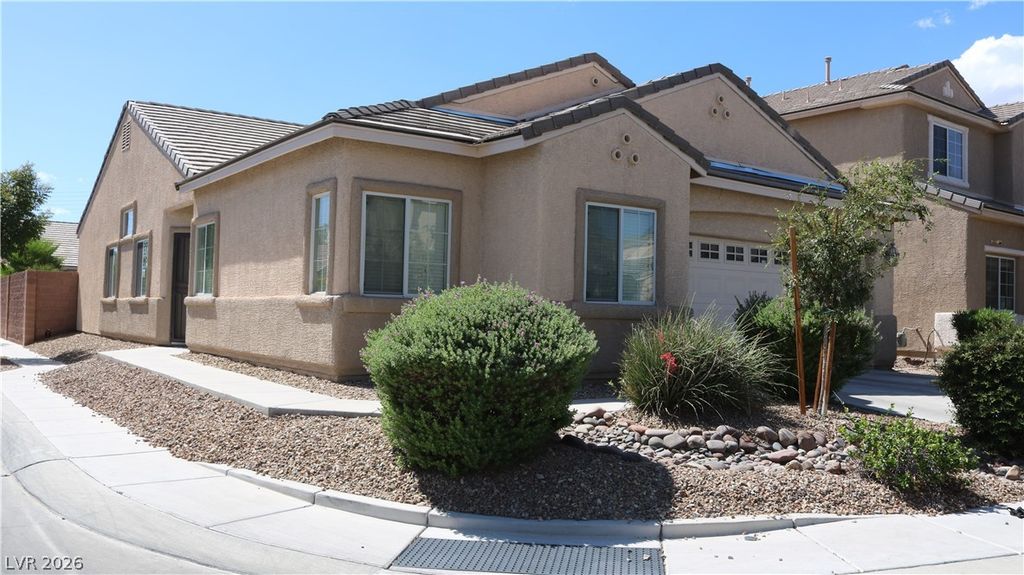 217 Iron Summit Avenue, North Las Vegas, NV 89031 — photo 2