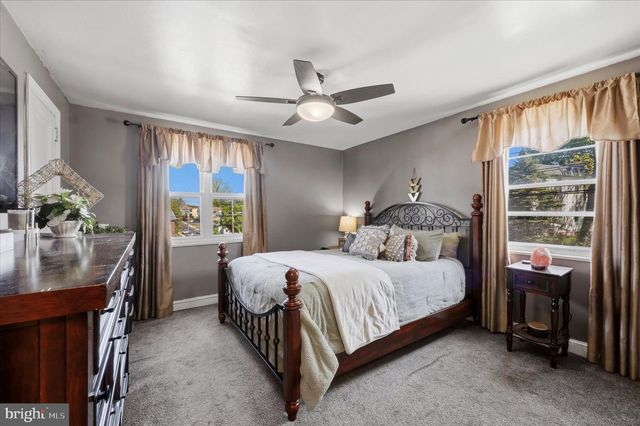 1801 CRICKET LN, Folcroft, PA 19032