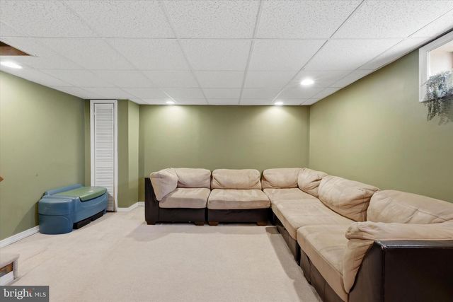 1801 CRICKET LN, Folcroft, PA 19032