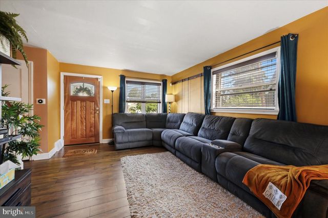 1801 CRICKET LN, Folcroft, PA 19032