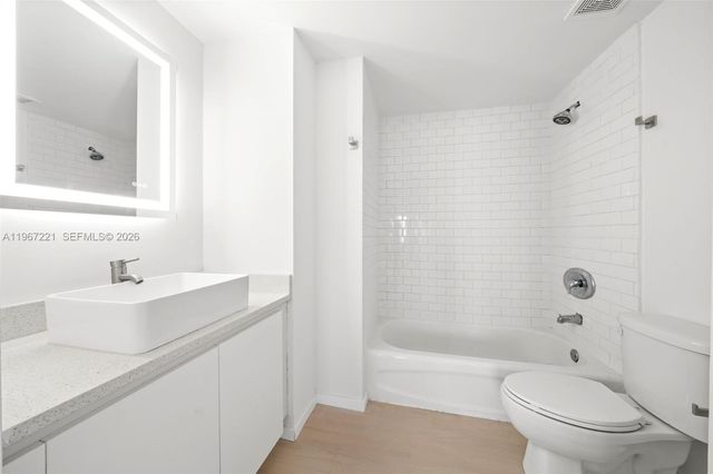 3500 Coral Way 1114, Miami, FL 33145