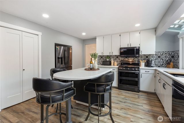 10009 NE 141st Street, Kirkland, WA 98034