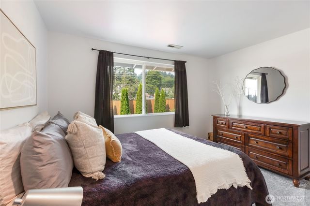 10009 NE 141st Street, Kirkland, WA 98034