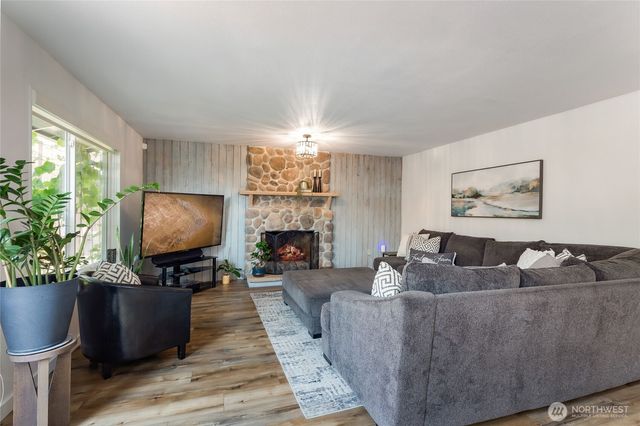 10009 NE 141st Street, Kirkland, WA 98034