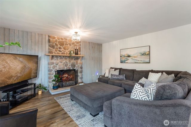 10009 NE 141st Street, Kirkland, WA 98034