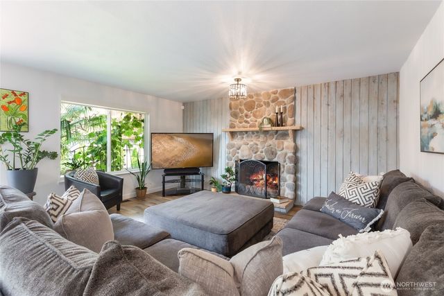 10009 NE 141st Street, Kirkland, WA 98034