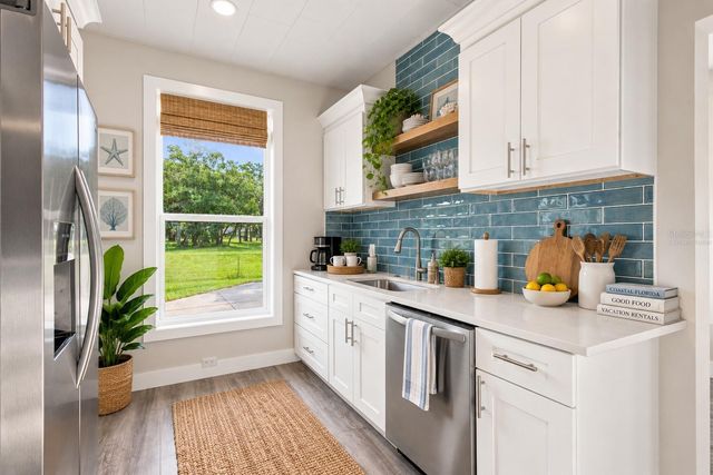 112 E MARTIN LUTHER KING JR DRIVE, Tarpon Springs, FL 34689