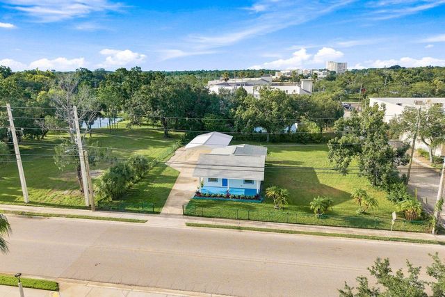 112 E MARTIN LUTHER KING JR DRIVE, Tarpon Springs, FL 34689