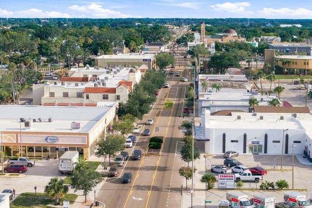 112 E MARTIN LUTHER KING JR DRIVE, Tarpon Springs, FL 34689