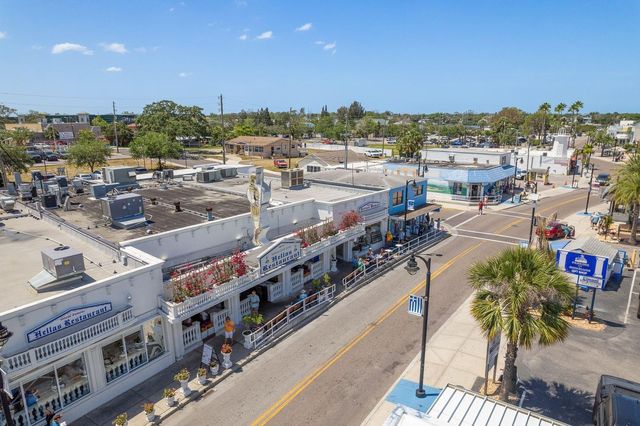 112 E MARTIN LUTHER KING JR DRIVE, Tarpon Springs, FL 34689