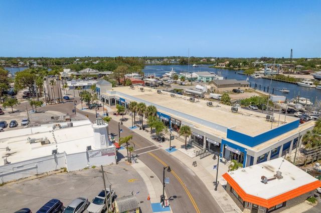 112 E MARTIN LUTHER KING JR DRIVE, Tarpon Springs, FL 34689