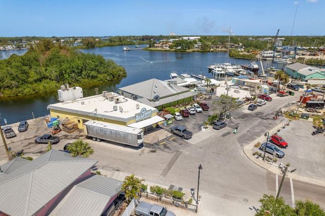 112 E MARTIN LUTHER KING JR DRIVE, Tarpon Springs, FL 34689