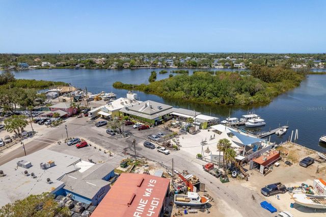 112 E MARTIN LUTHER KING JR DRIVE, Tarpon Springs, FL 34689
