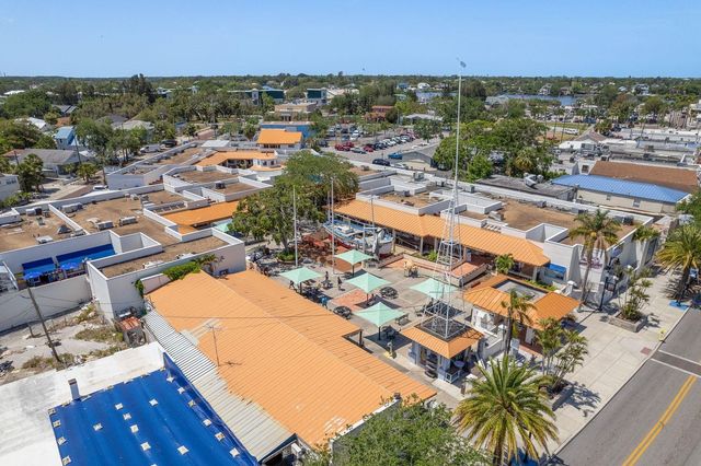 112 E MARTIN LUTHER KING JR DRIVE, Tarpon Springs, FL 34689