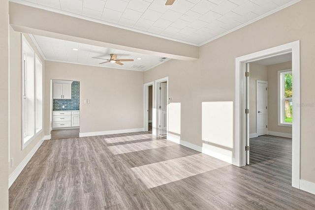 112 E MARTIN LUTHER KING JR DRIVE, Tarpon Springs, FL 34689