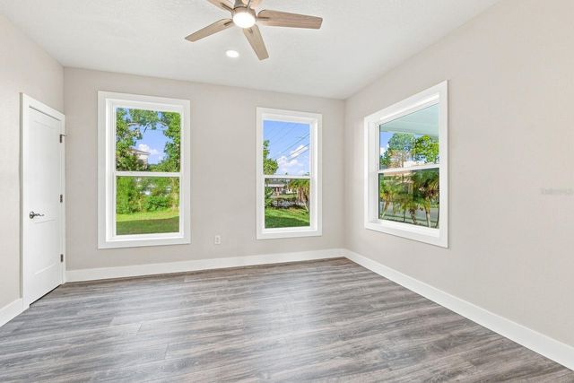 112 E MARTIN LUTHER KING JR DRIVE, Tarpon Springs, FL 34689
