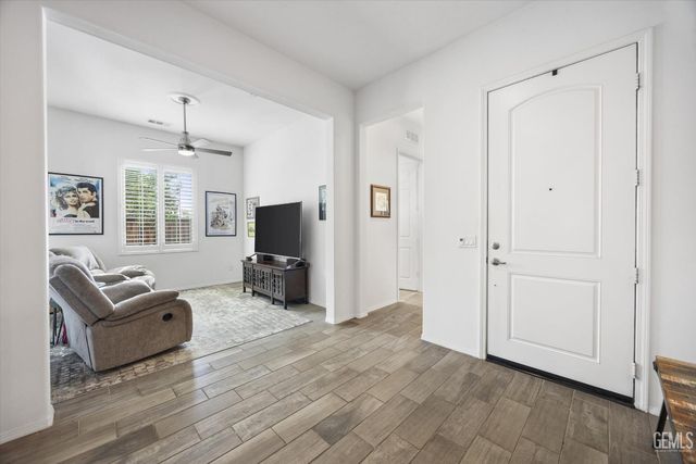 9908 Toscana Drive, Bakersfield, CA 93306