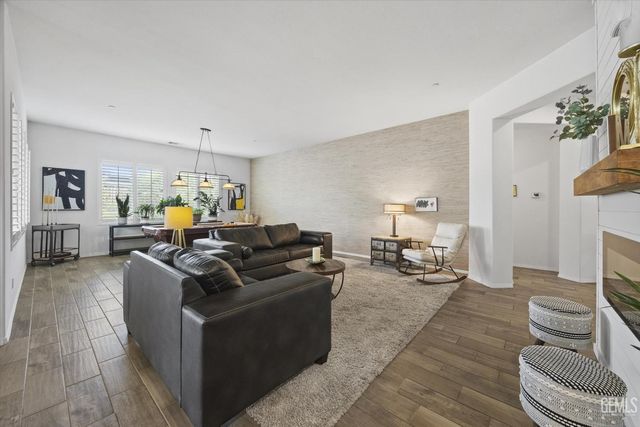 9908 Toscana Drive, Bakersfield, CA 93306