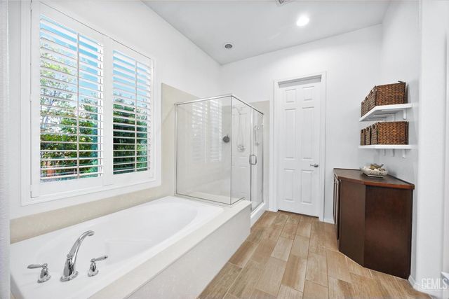 9908 Toscana Drive, Bakersfield, CA 93306