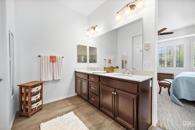 9908 Toscana Drive, Bakersfield, CA 93306