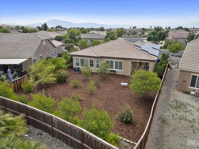 9908 Toscana Drive, Bakersfield, CA 93306