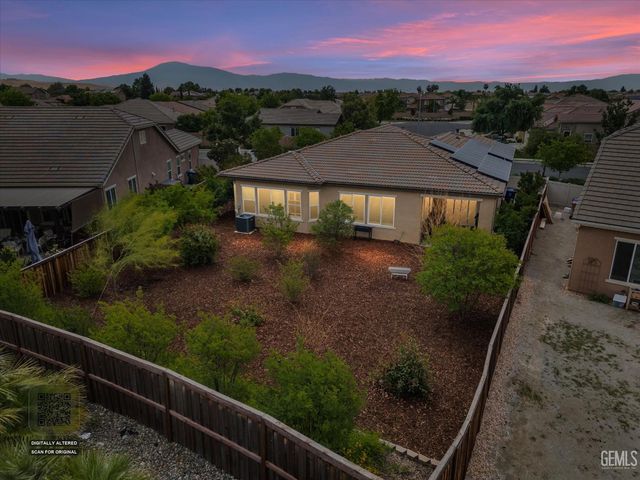 9908 Toscana Drive, Bakersfield, CA 93306