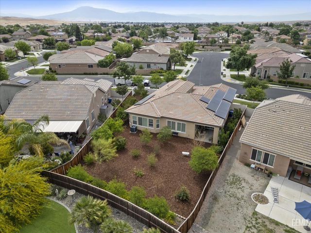 9908 Toscana Drive, Bakersfield, CA 93306