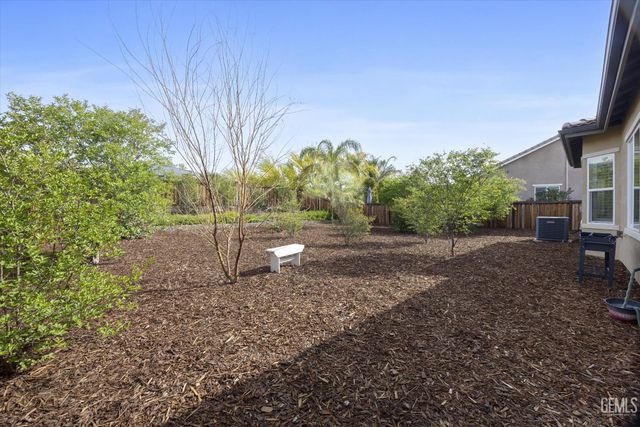 9908 Toscana Drive, Bakersfield, CA 93306