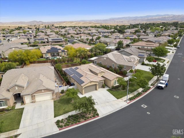 9908 Toscana Drive, Bakersfield, CA 93306