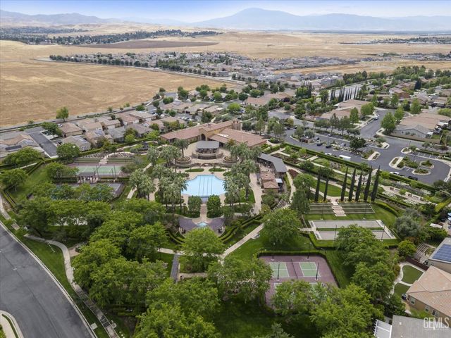 9908 Toscana Drive, Bakersfield, CA 93306