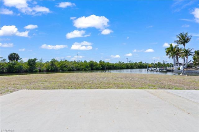 12065 Boat Shell DR, Matlacha Isles, FL 33991