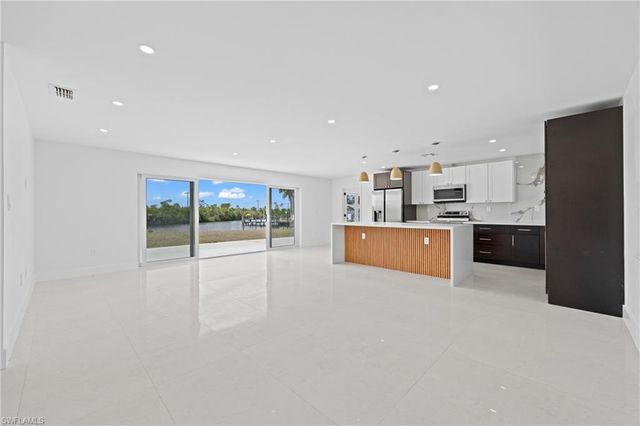 12065 Boat Shell DR, Matlacha Isles, FL 33991