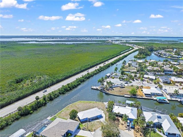 12065 Boat Shell DR, Matlacha Isles, FL 33991